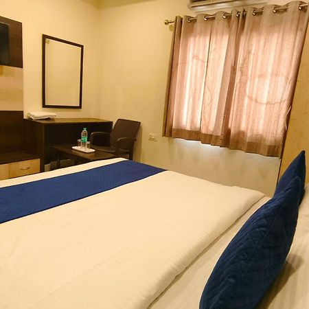 Hotel Rajputana Palace Удайпур Экстерьер фото