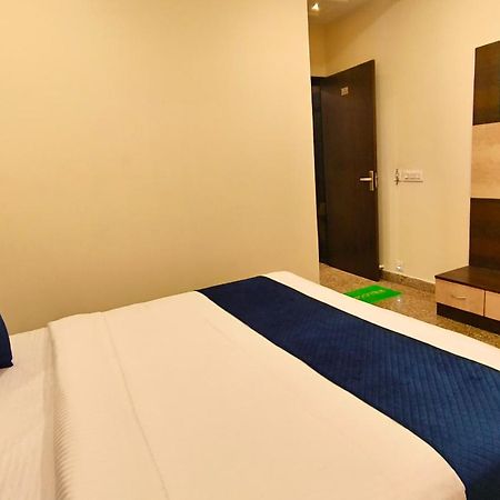 Hotel Rajputana Palace Удайпур Экстерьер фото